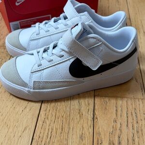 Nike Blazer low 77 size 2 kids